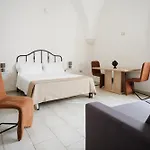 Bed&bread Piazza 'nzegna 4*