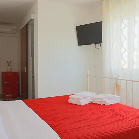 Bed&bread Piazza 'nzegna ベッド・アンド・ブレックファスト カロヴィーニョ