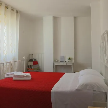 ベッド・アンド・ブレックファスト Bed&bread Piazza 'nzegna