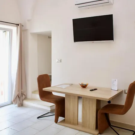 Bed&bread Piazza 'nzegna 4*