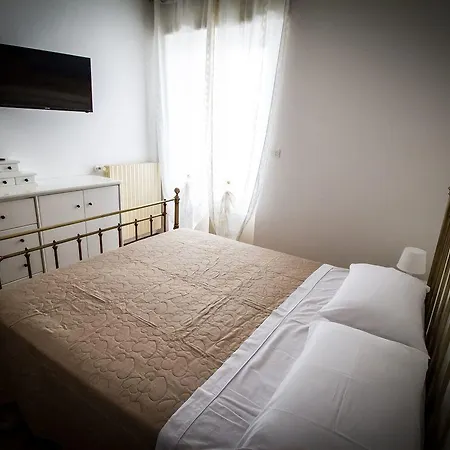 Bed & Breakfast Bed&bread Piazza 'nzegna 4*