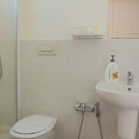 ベッド・アンド・ブレックファスト Bed&bread Piazza 'nzegna 4*