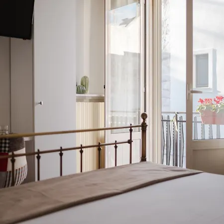 فندق مبيت وإفطار Bed&bread Piazza 'nzegna كاروفينيو